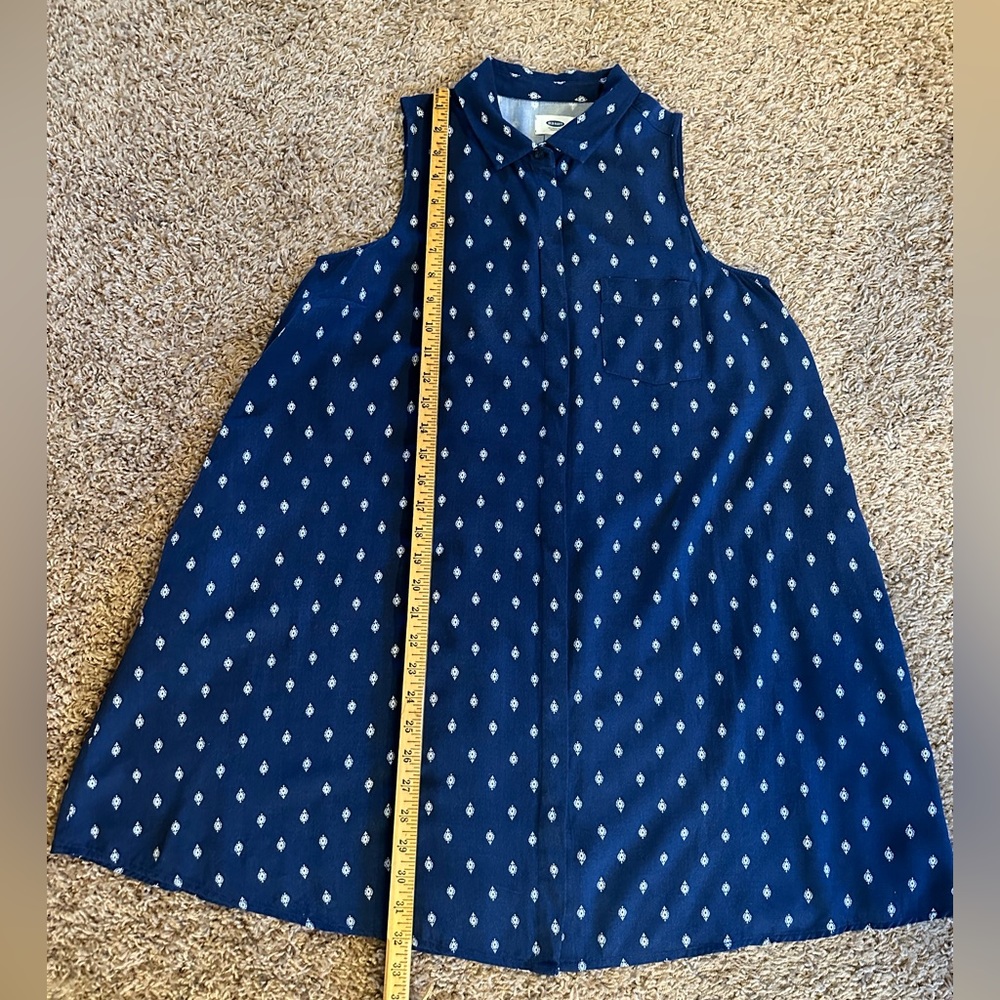 Old Navy and white, above knee dress. Small - Picture 6 of 15